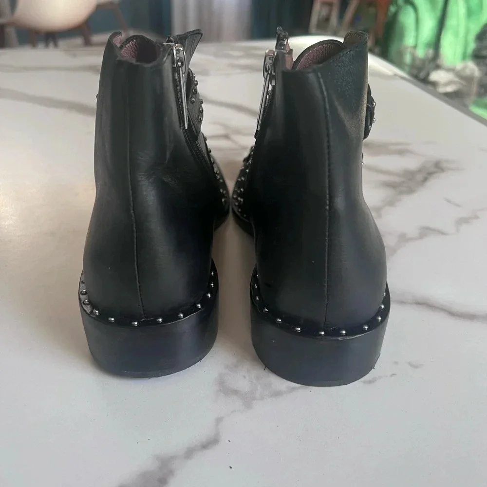 NWT Women’s Gianni Bini black booties